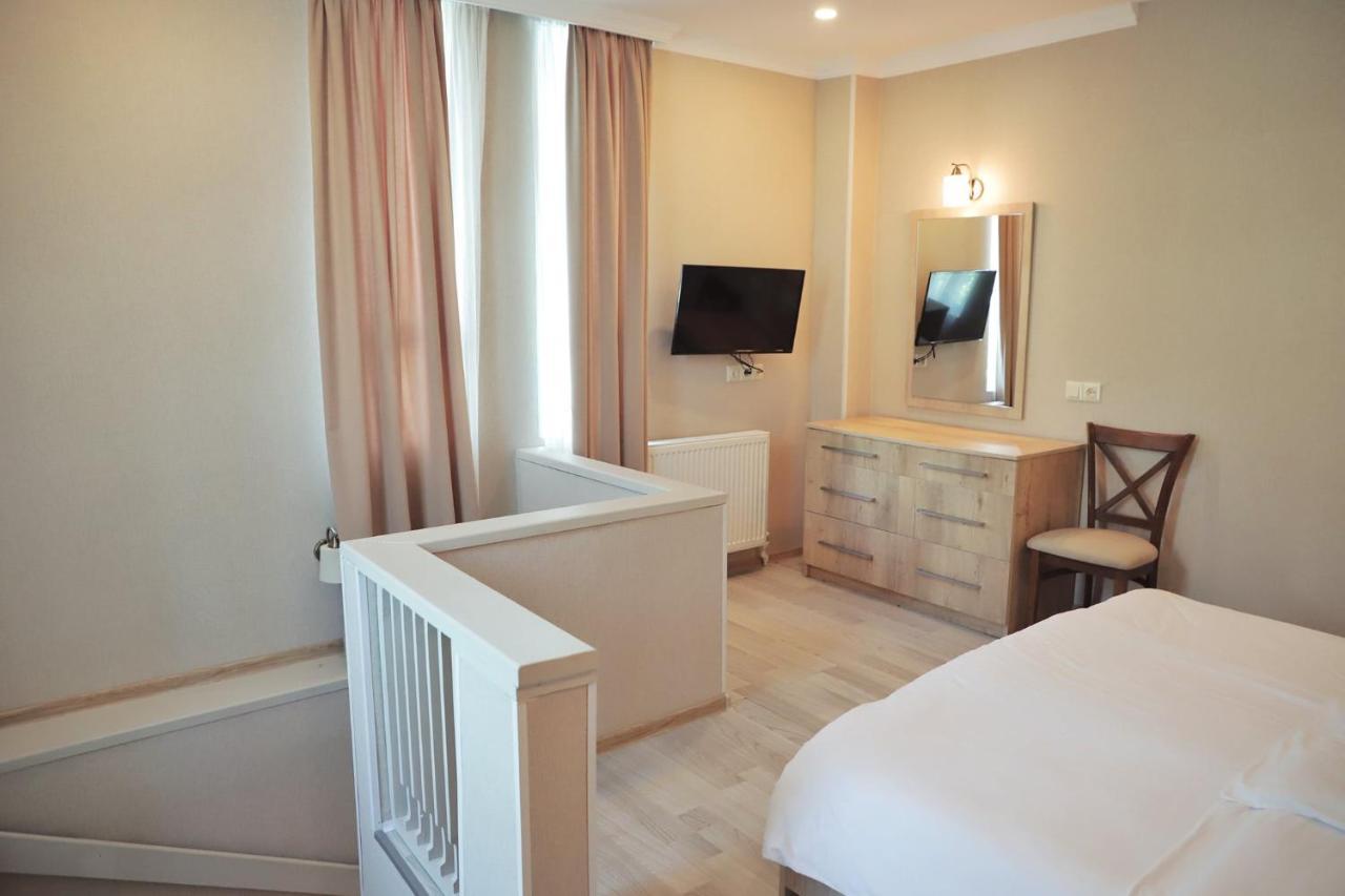 อบาสตูมานี เรสซิเดนซ์ Hotel อบาสตูมานิ ภายนอก รูปภาพ