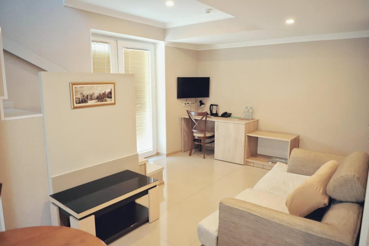 อบาสตูมานี เรสซิเดนซ์ Hotel อบาสตูมานิ ภายนอก รูปภาพ